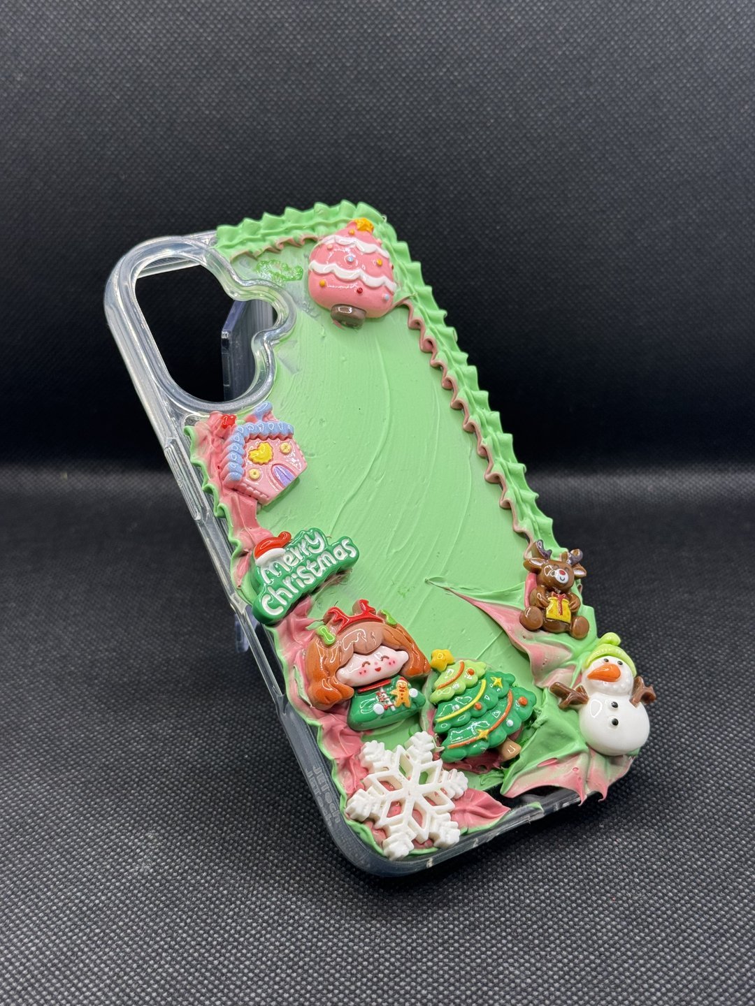 Navidad en verde — carcasa real hecha por Nolai Deco