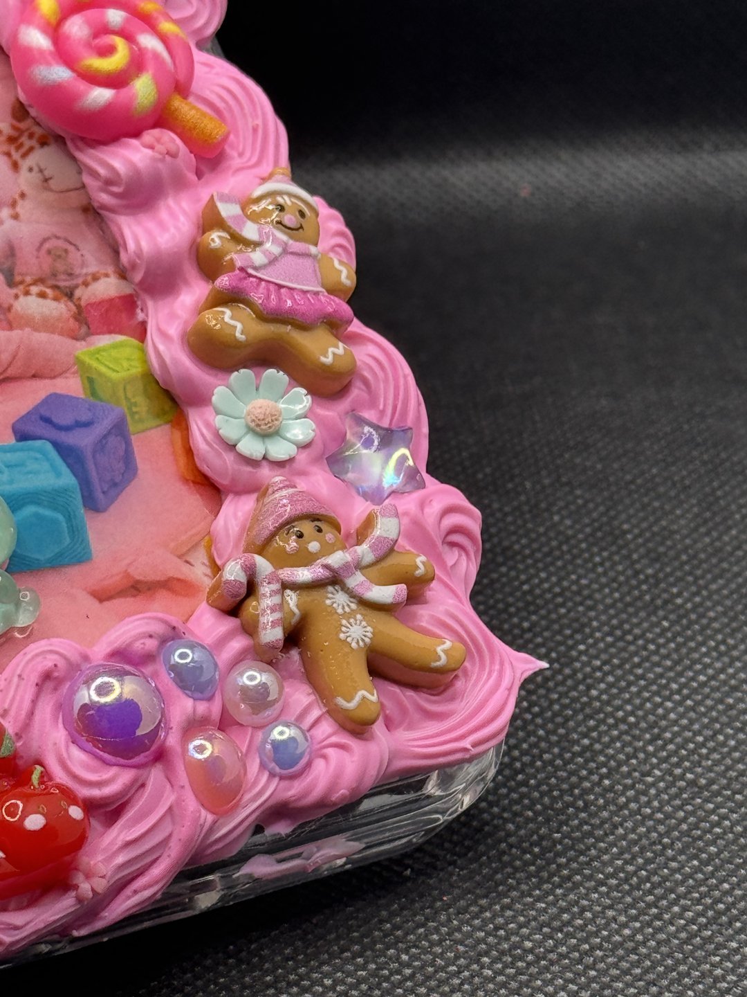 Un recuerdo en rosa — detalle de carcasa hecha por Nolai Deco