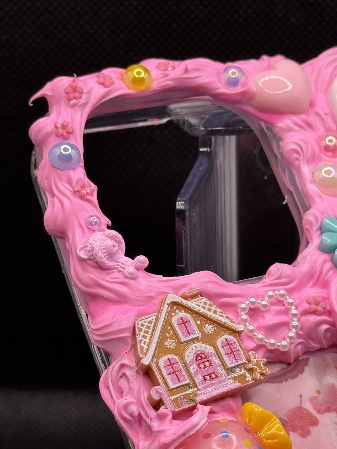 Un recuerdo en rosa — detalle de carcasa hecha por Nolai Deco
